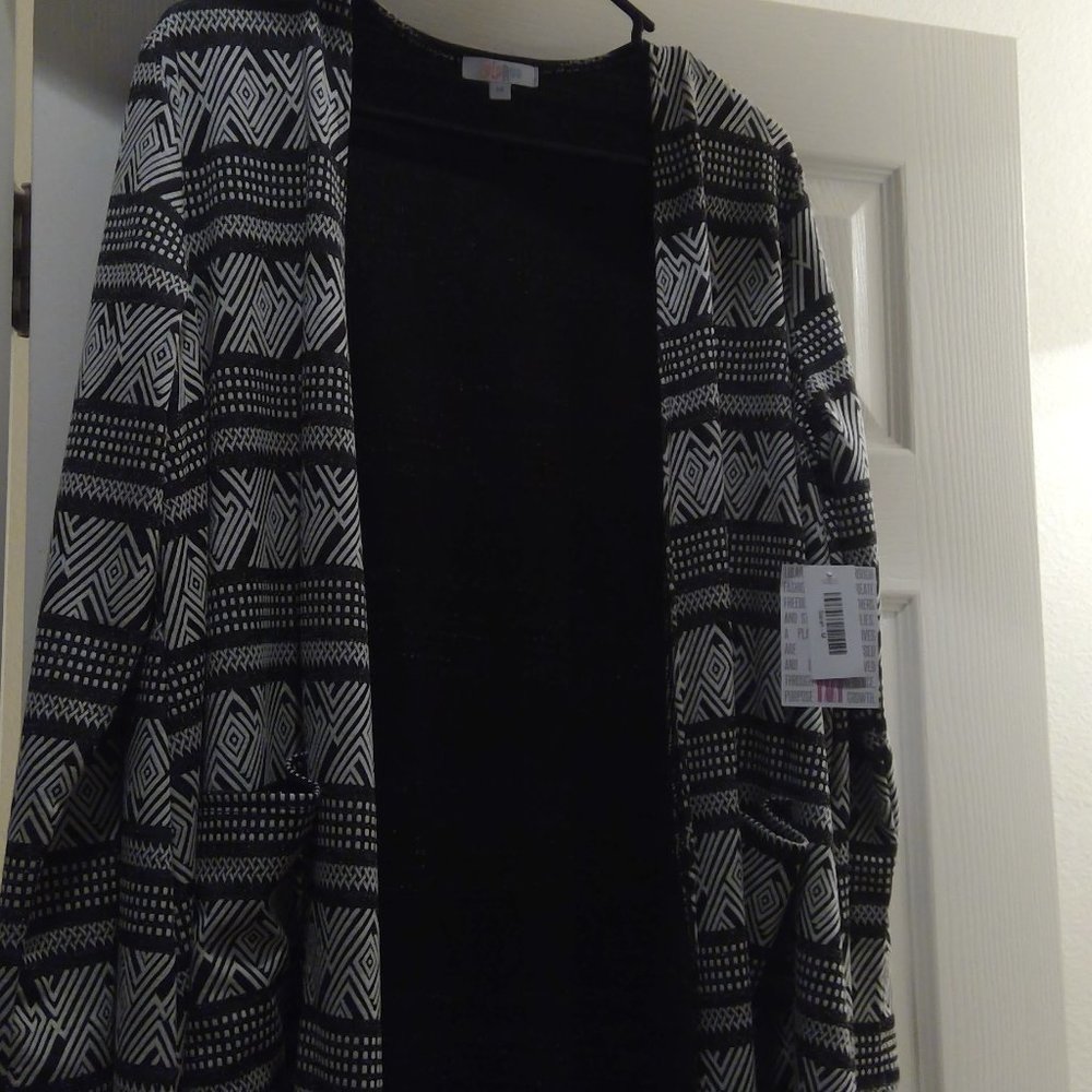 NWT LuLaRoe Medium Sarah Cardigan